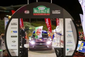 dayinsure-wales-rally-gb-ceremonial-start-ken-skates-flags-away-sebastien-ogier-1