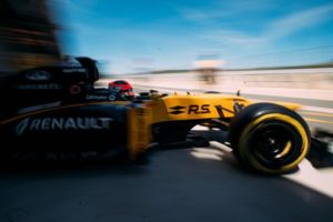 Robert Kubica gets the Formula 1 feeling in Valencia - 070617 (3)